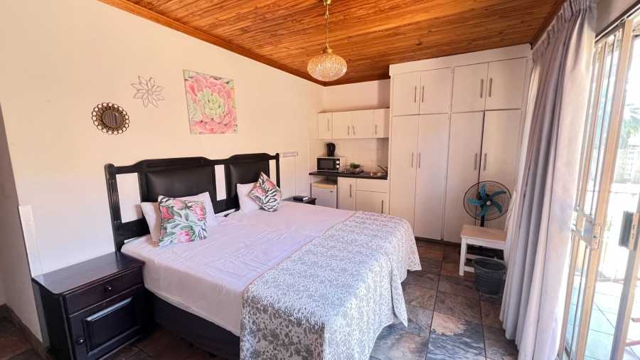 8 Bedroom Property for Sale in Pellissier Free State